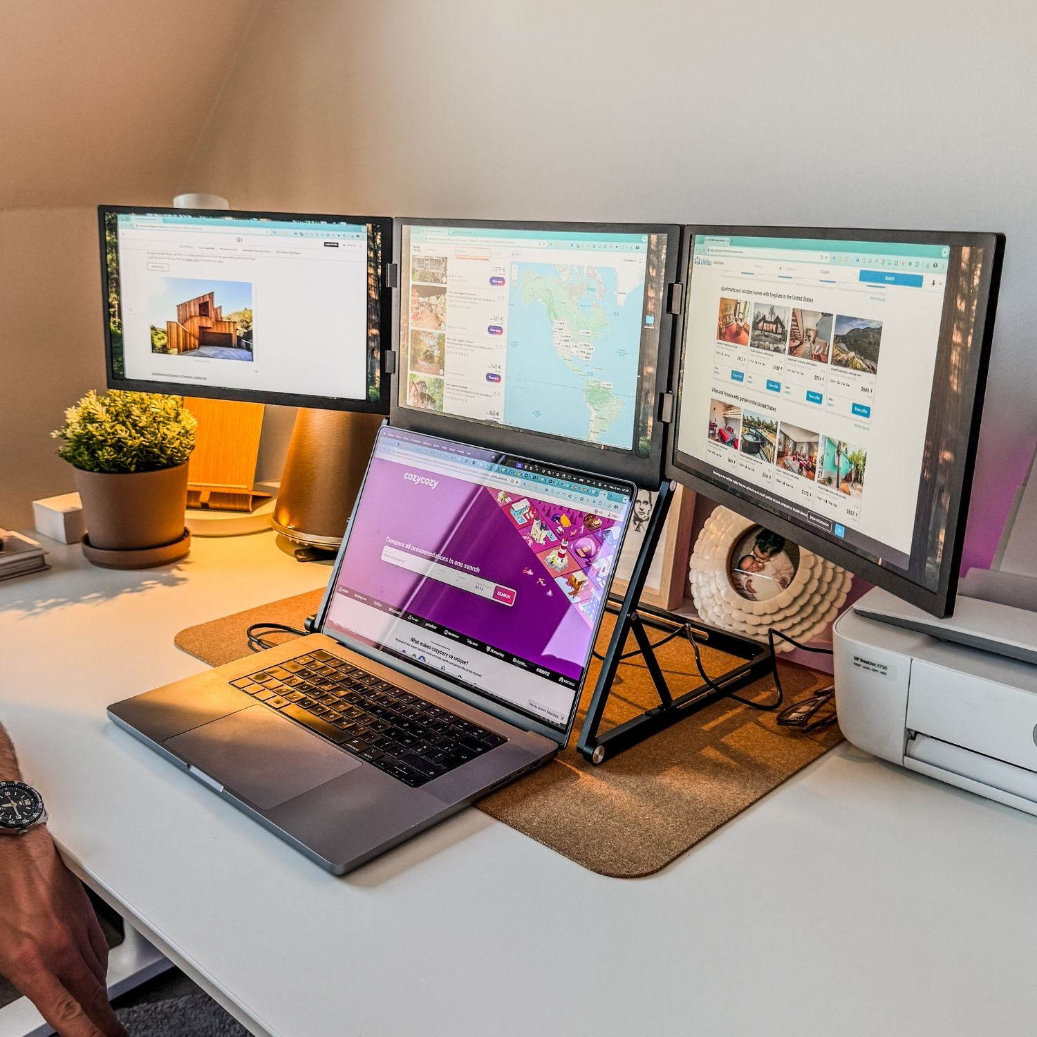 3×18.5" 2K Aluminium Triple Screen Workstation 1